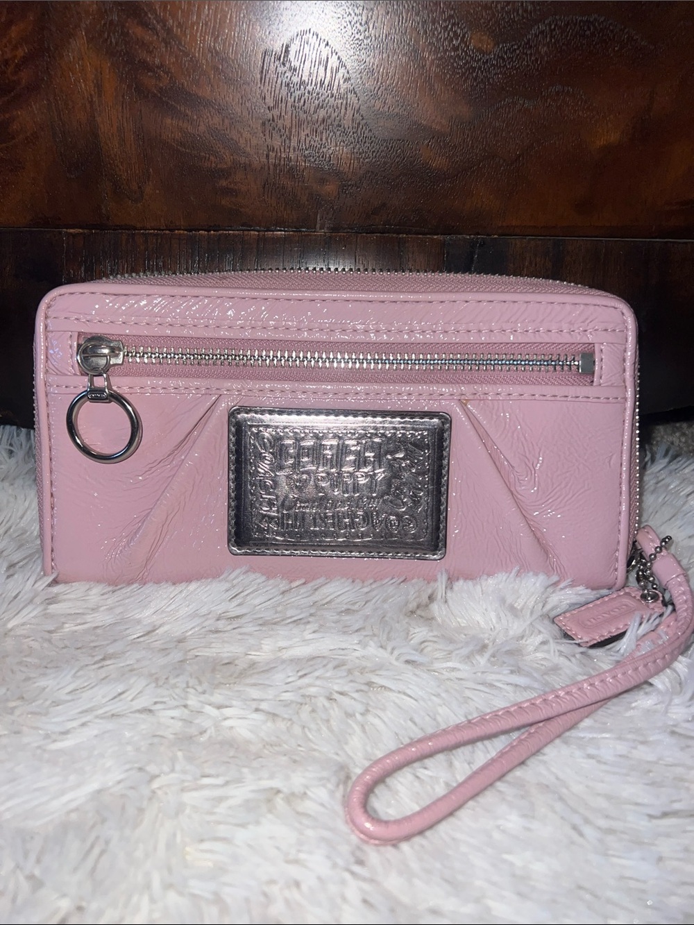 COACH ZIPPERED WALLET
